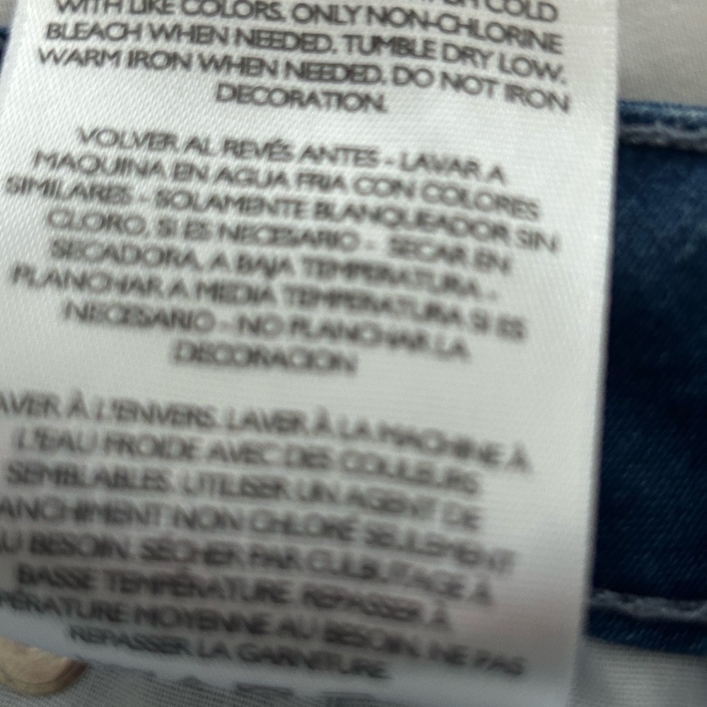 CAPRIS by Style & Co. Blue Denim Embellished Capris Size 16W - Picture 6 of 6
